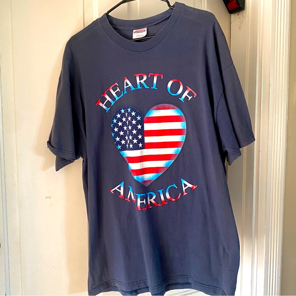 Custom Hanes Heavyweight Tee 

“Hear of America” size XL 

Great for 4th of July